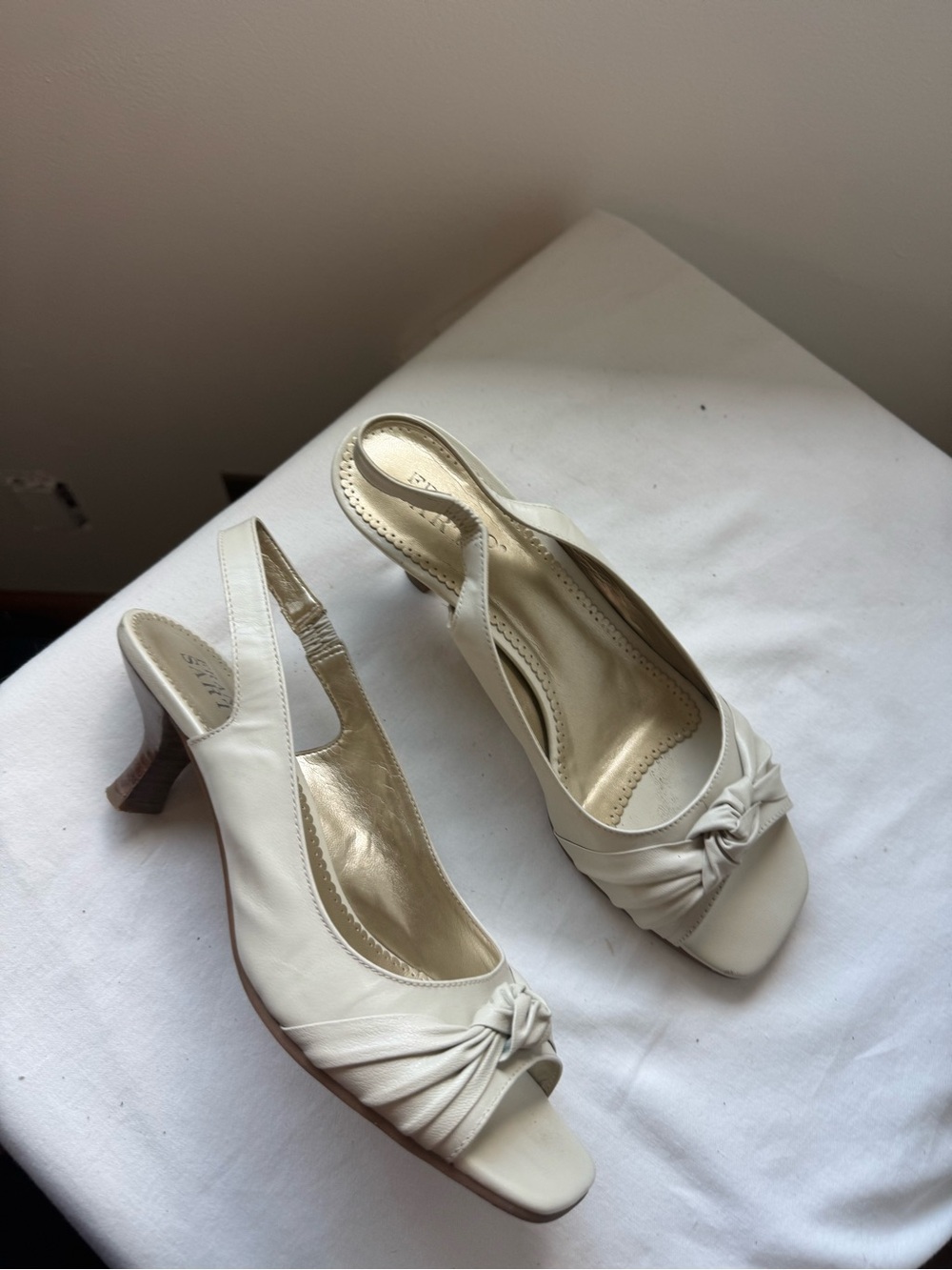 Franco Sarto Cream Leather Slingback Heels Size 8.5 🤍✨